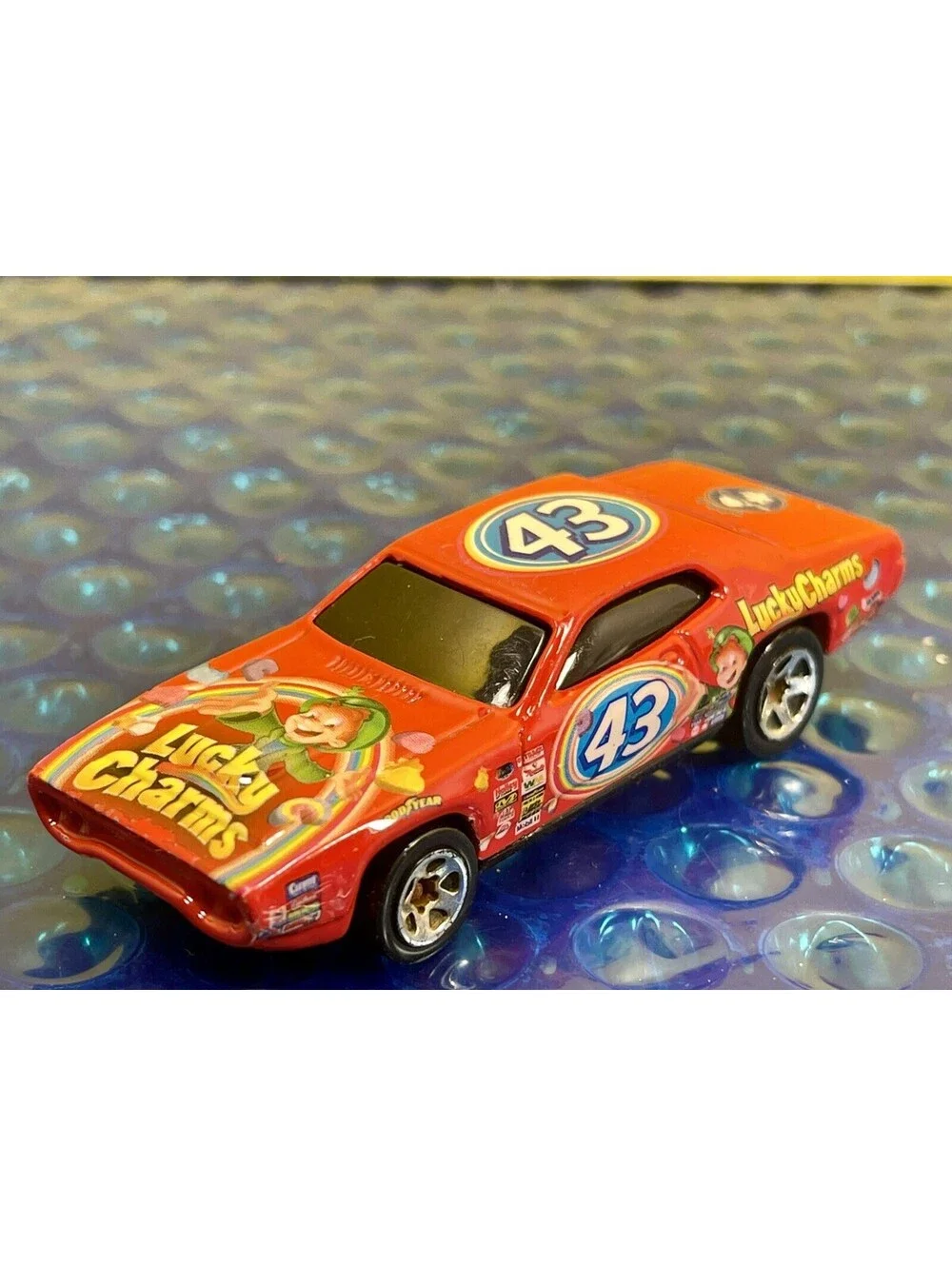 HOT WHEELS RICHARD PETTY 43 LUCKY CHARMS '71 PLYMOUTH GTX RED DIECAST 3 1/8